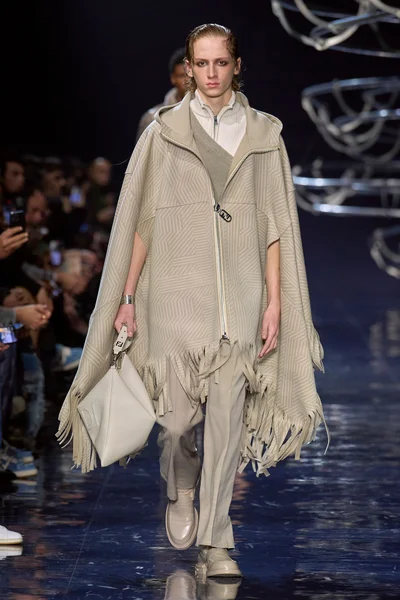 Look 7